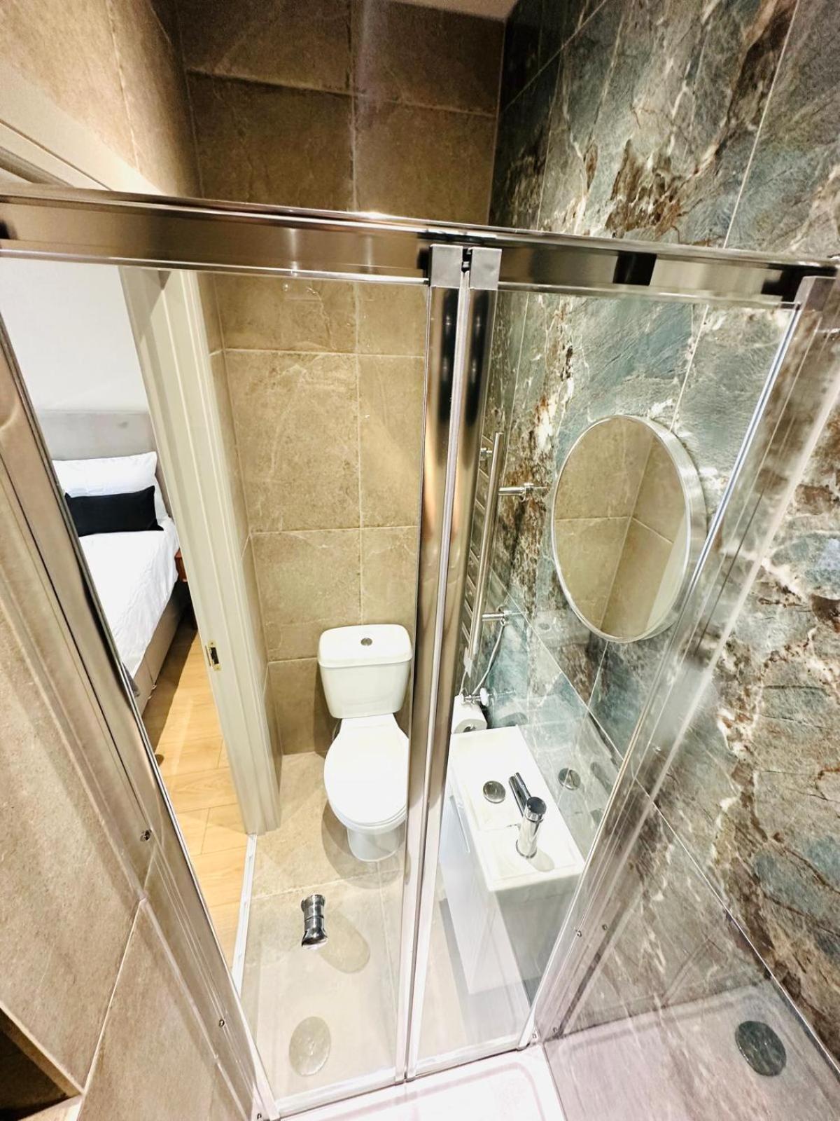 Pensiune Ensuite Ii Great Location Close To Eye Londra