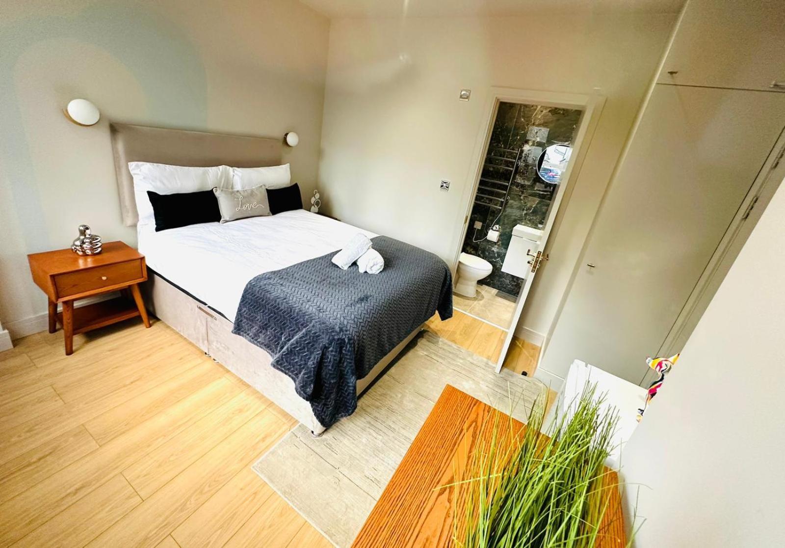 Pensiune Ensuite Ii Great Location Close To Eye *