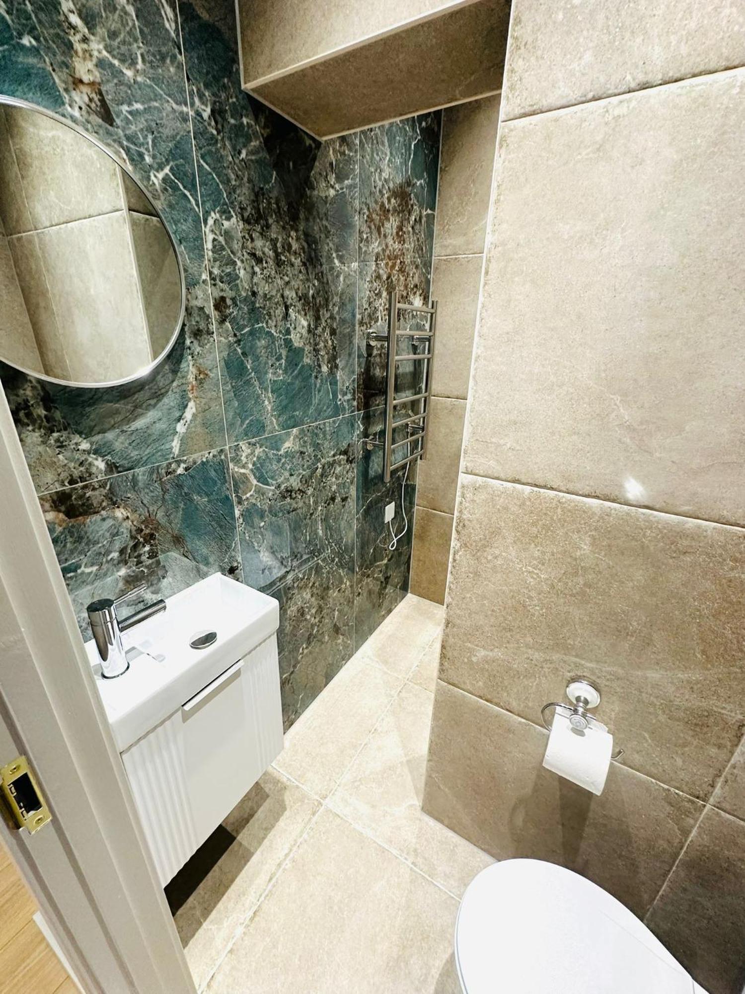 Pensiune Ensuite Ii Great Location Close To Eye