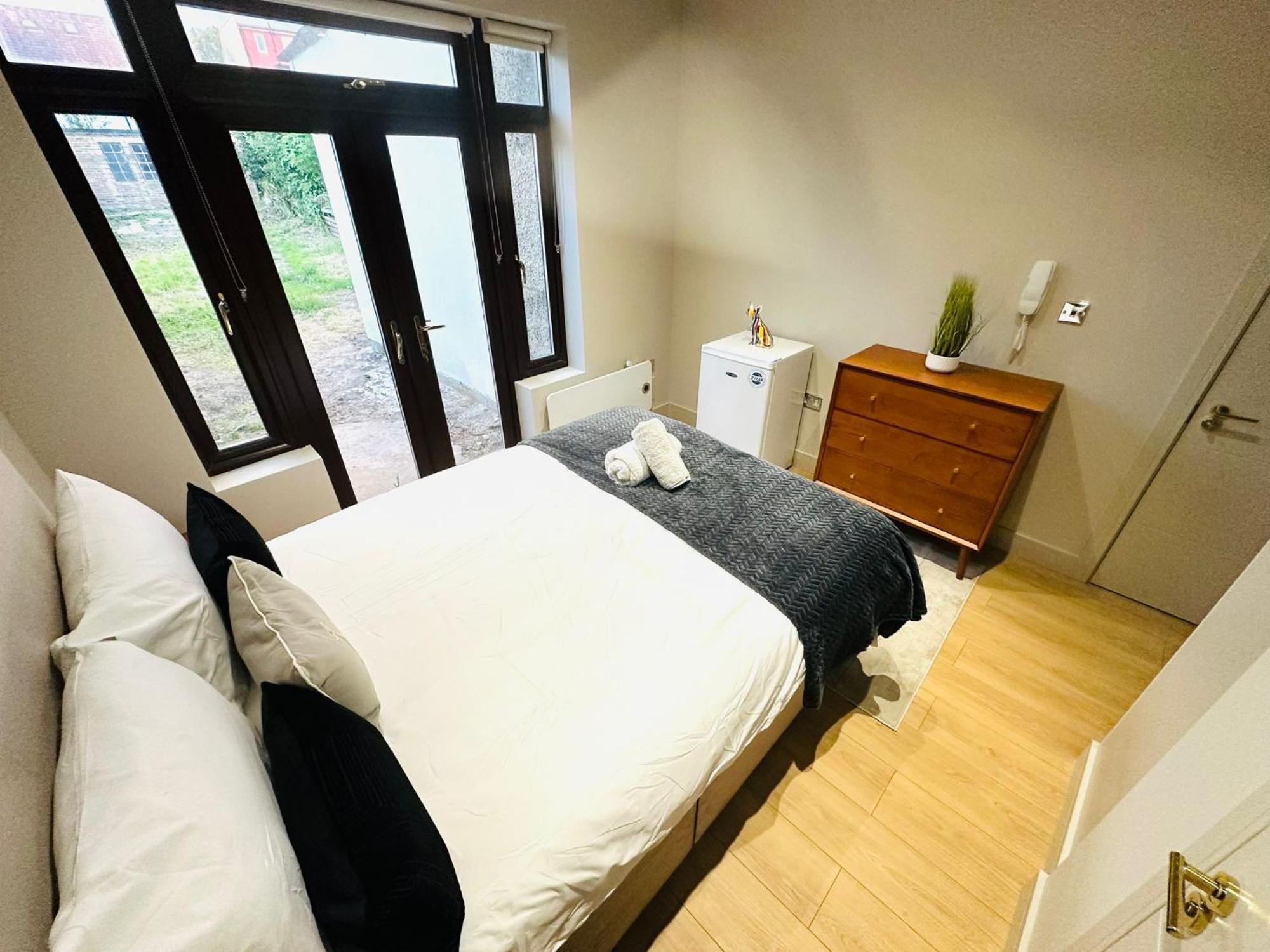 Ensuite Ii Great Location Close To Eye Pensiune Londra