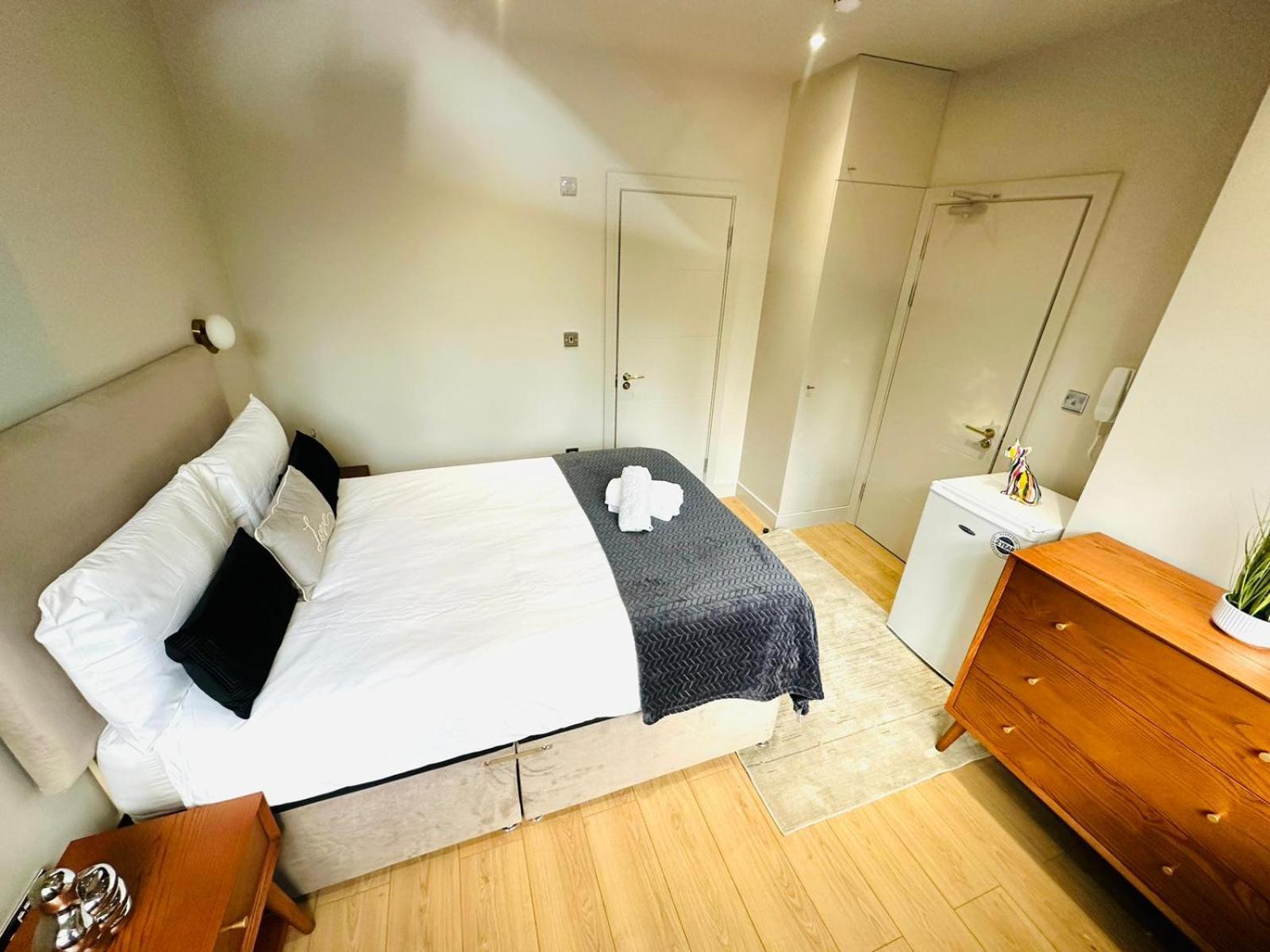 Ensuite Ii Great Location Close To Eye Londra