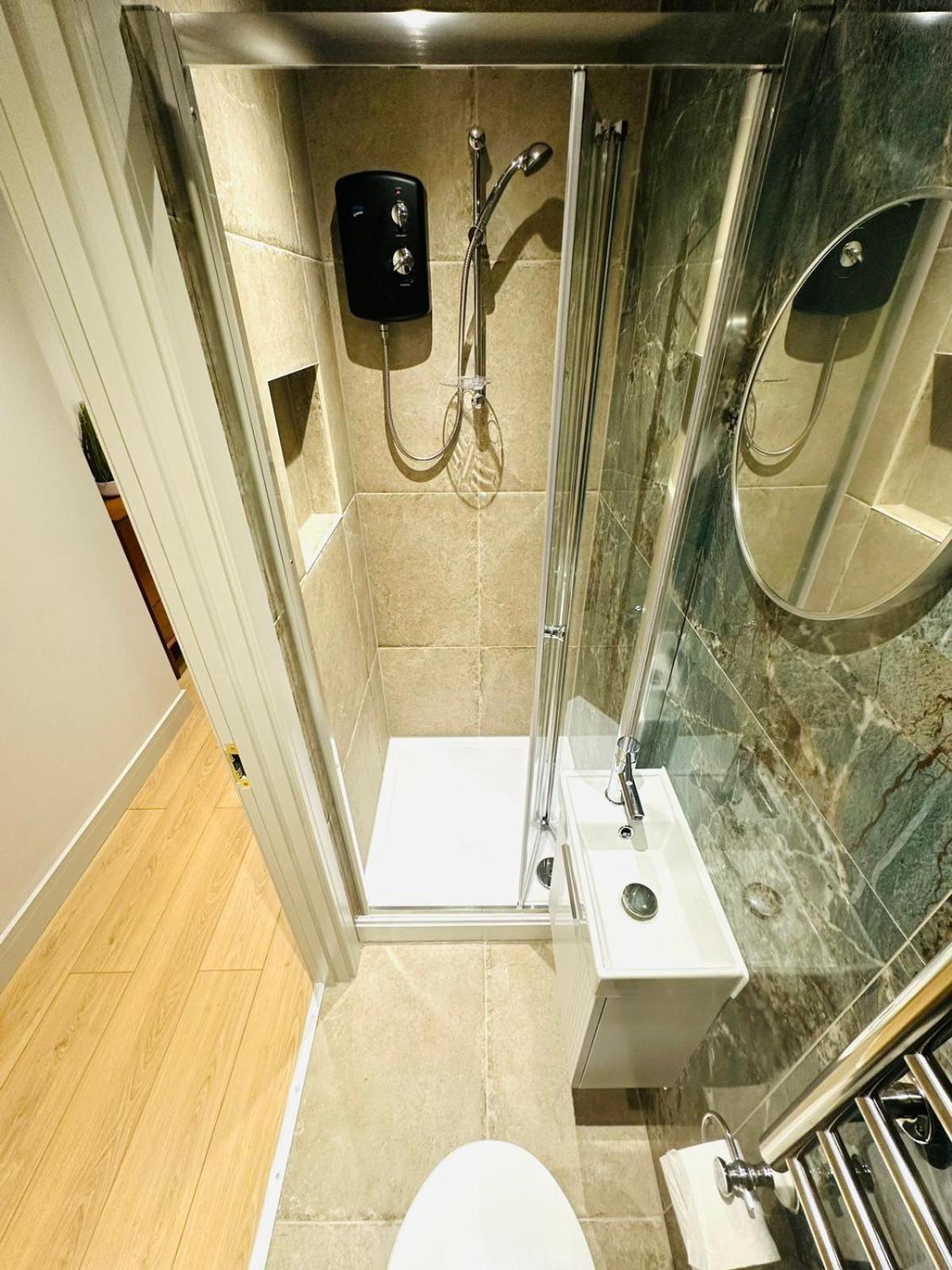 Ensuite Ii Great Location Close To Eye Pensiune Londra