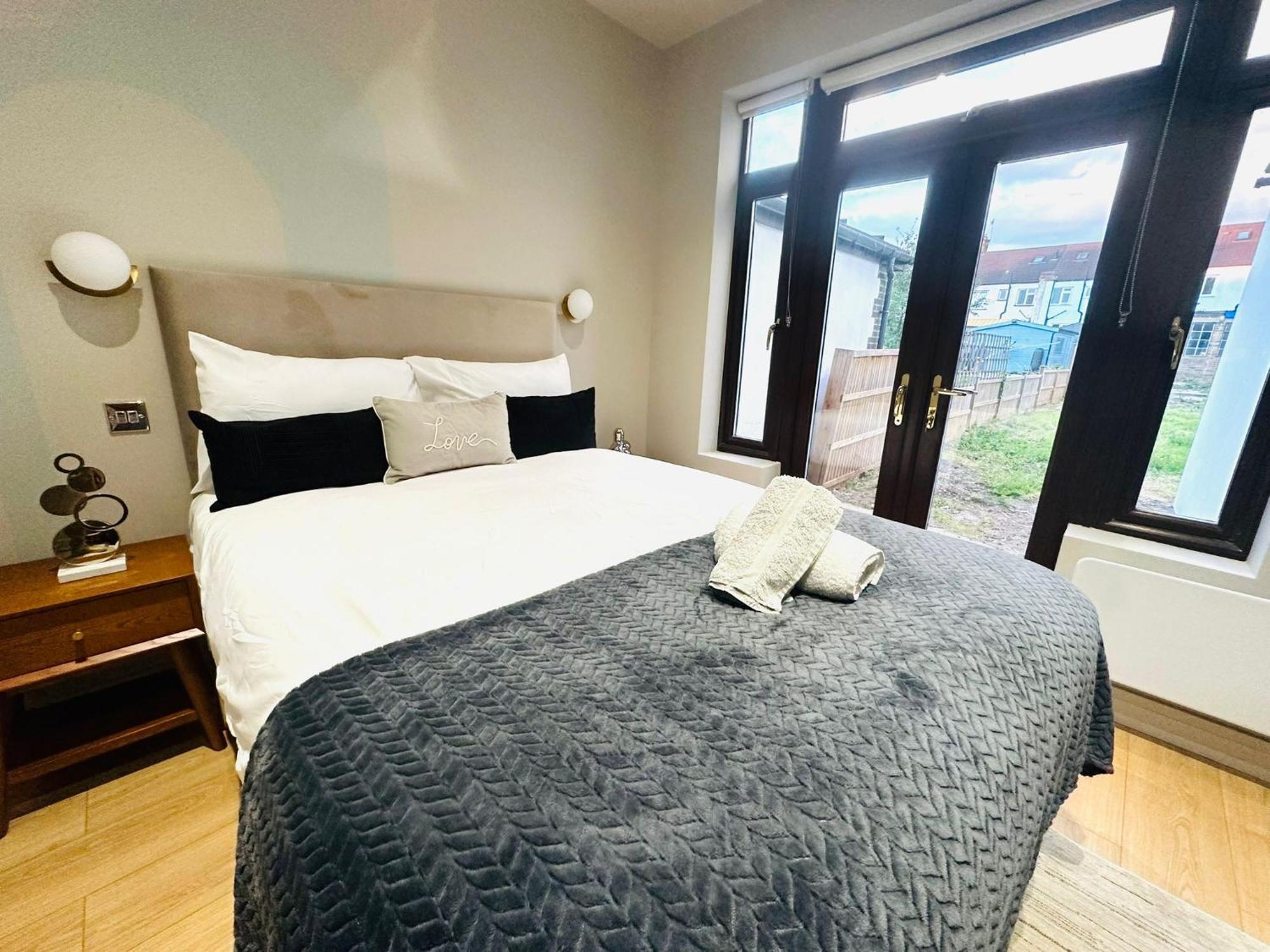 Pensiune Ensuite Ii Great Location Close To Eye Londra